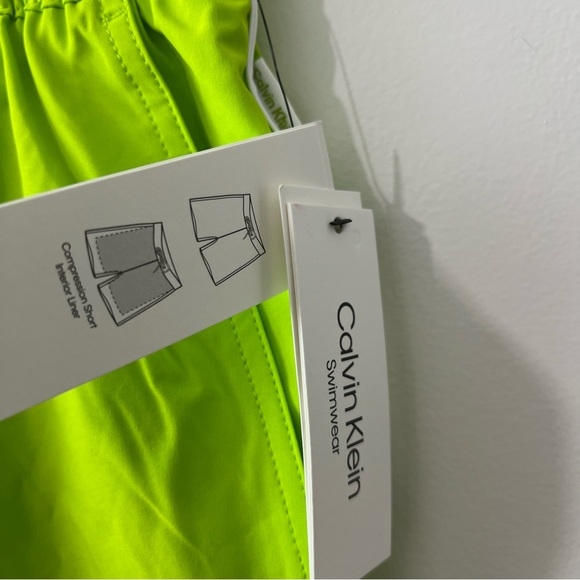 Calvin Klein Men’s Swimwear NWT Neon Green UPF 40 Lined Trunk Shorts - Picture 7 of 11